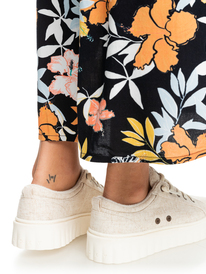 4 Sheilahh Slip-On Shoes White ARJS700144 Roxy