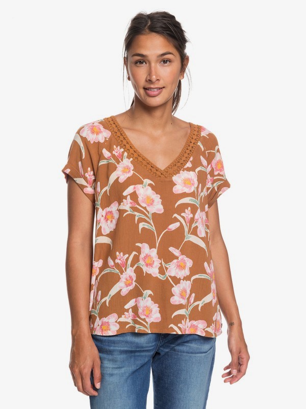 roxy, New Break Evasion - V-Neck Short Sleeve Top for Women, CHIPMUNK SURFIN LOVE (cmw6) 0 New Break Evasion - V-Neck Short Sleeve Top for Women Brown ERJWT03332 Roxy