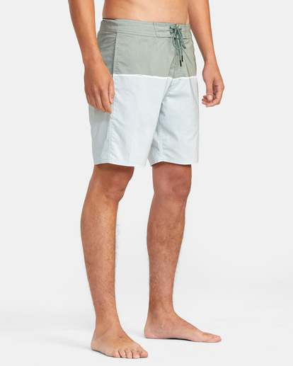 6 County Boardshorts 18" Blue AVYBS00120 RVCA