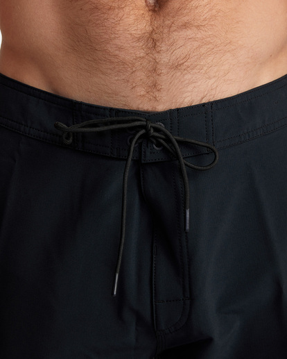 8 VA Solid Boardshorts 19” Black AVYBS00146 RVCA