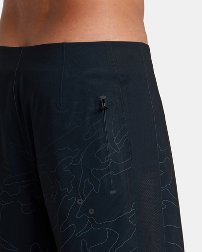 8 Apex Plus Boardshorts 18" Black AVYBS00222 RVCA