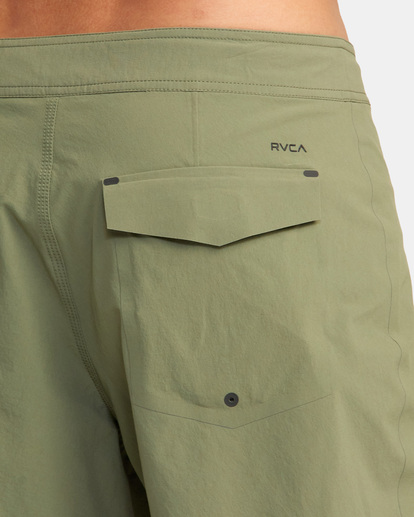 8 Anderson Boardshorts 17" Green AVYBS00238 RVCA