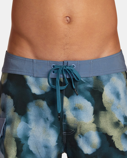 7 Eastern Boardshorts 20" Blue AVYBS00261 RVCA