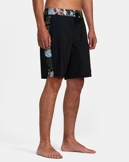 6 Hawaii Monstera 2.0 Apex 19" Boardshorts Black AVYBS00290 RVCA