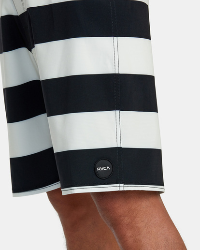 7 VA Boardshorts 19" Black AVYBS00329 RVCA