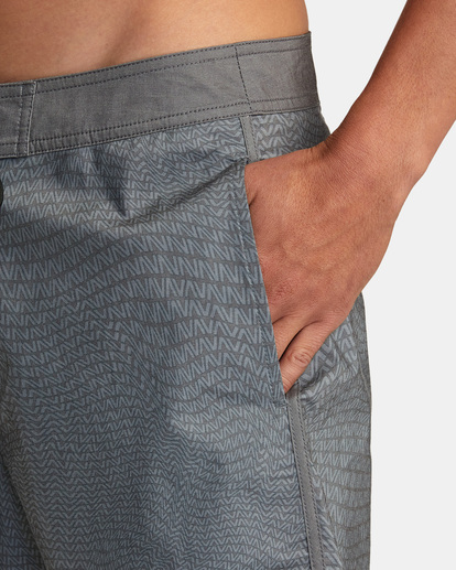3 Freeport Boardshorts  16" Black AVYBS00331 RVCA