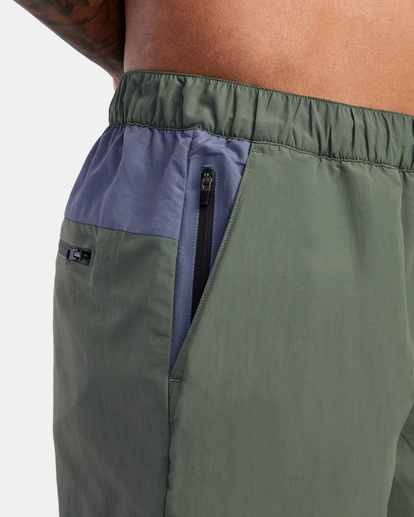 7 Outsider Packable Elastic Walkshorts 17" Green AVYWS00147 RVCA