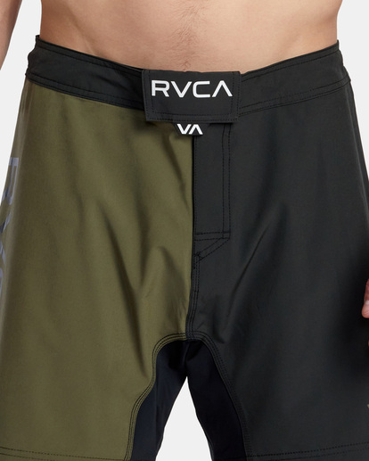 3 Fight Scrapper Elastic Walkshorts 15" Brown AVYWS00174 RVCA
