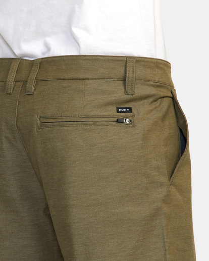 7 Back In Hybrid Walkshorts 19" Green AVYWS00209 RVCA