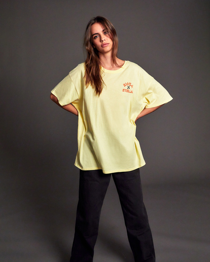 2 Stella Maxwell Cherub Boy - T-Shirt for Women Yellow F3SSRFRVF2 RVCA