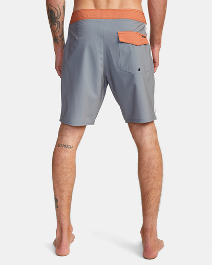 2 Apex Boardshorts 18" Green M1042RLT RVCA
