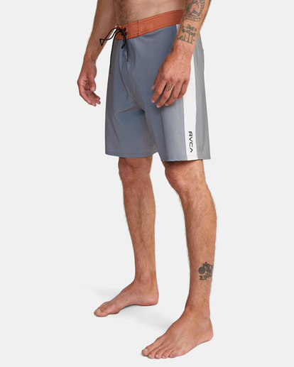4 Apex Boardshorts 18" Green M1042RLT RVCA