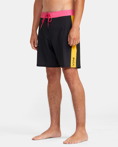 4 Apex Boardshorts 18" Black M1042RLT RVCA