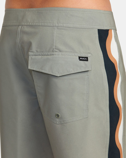 7 Apex Boardshorts 18" Beige M1042RLT RVCA