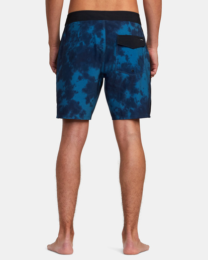 2 Apex Boardshorts 18" Blue M1042RLT RVCA
