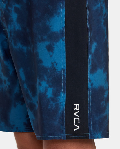 3 Apex Boardshorts 18" Blue M1042RLT RVCA