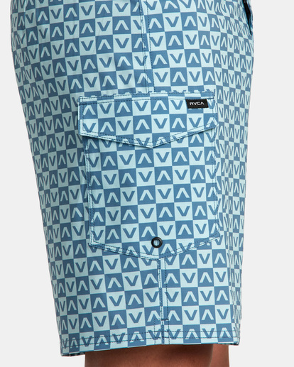 7 Restless Boardshorts 17" Blue M10625RT RVCA