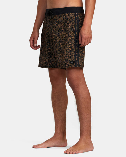 4 Restless Boardshorts 17" Orange M10625RT RVCA