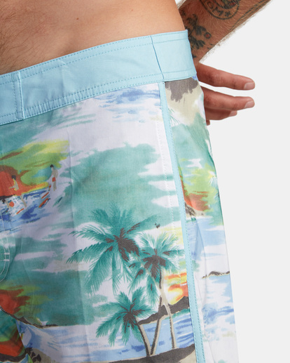 8 Freeport Boardshorts 16" Blue M1072RFT RVCA