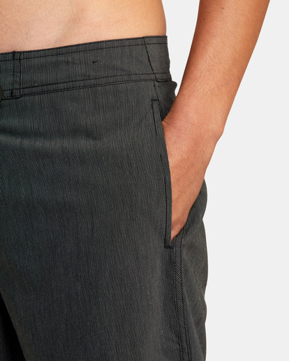 7 Freeport Boardshorts 16" Black M1072RFT RVCA