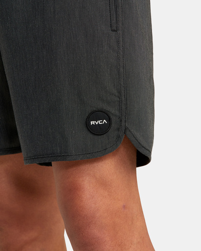 8 Freeport Boardshorts 16" Black M1072RFT RVCA