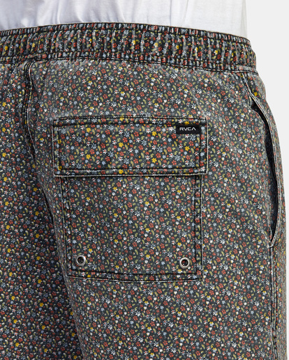 7 Escape Print Elastic Walkshorts 17” Black M2011REP RVCA