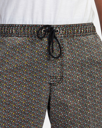 9 Escape Print Elastic Walkshorts 17” Black M2011REP RVCA