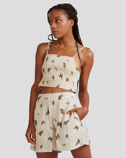 3 Mel G Flutter Pops Short White UVJNS00102 RVCA