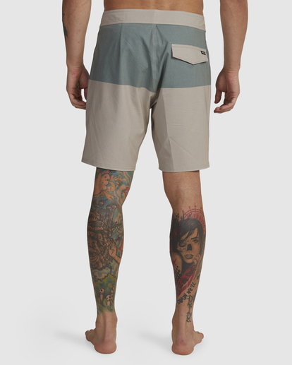 1 Division Boardshorts Multicolor UVYBS00125 RVCA