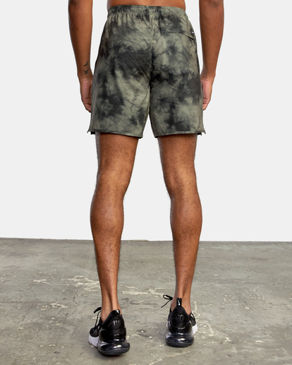 3 Yogger Stretch Elastic Waist Shorts 17" Brown V201TRYS RVCA