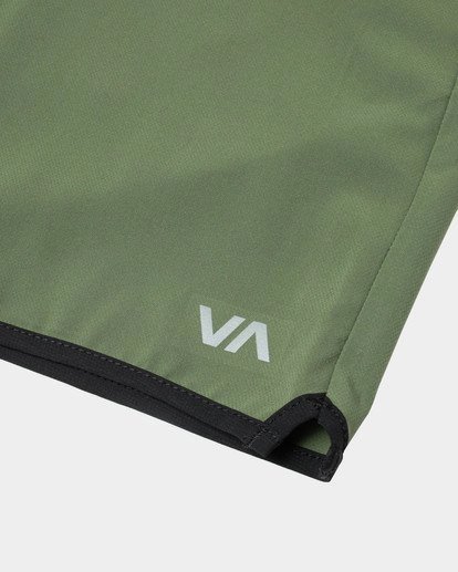9 Yogger Stretch Elastic Waist Shorts 17" Green V201TRYS RVCA