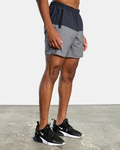 7 Yogger Stretch Elastic Waist Shorts 17" Black V201TRYS RVCA