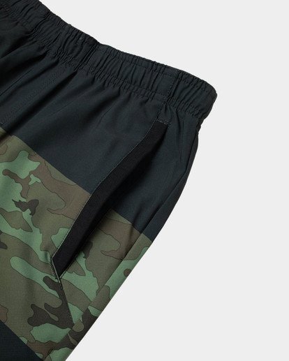 10 Yogger Stretch Elastic Waist Shorts 17" Black V201TRYS RVCA