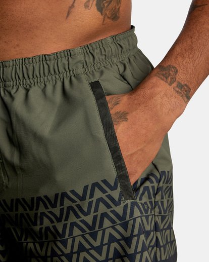 9 Yogger Stretch Elastic Waist Shorts 17" Black V201TRYS RVCA