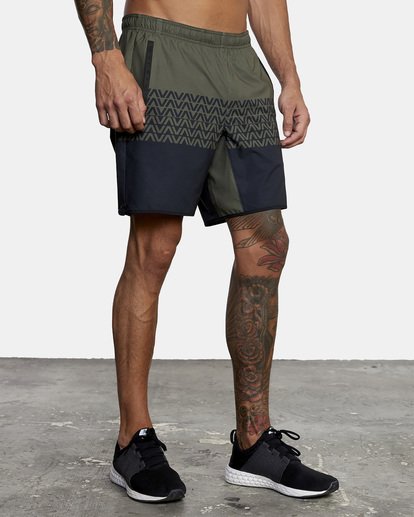 8 Yogger Stretch Elastic Waist Shorts 17" Black V201TRYS RVCA