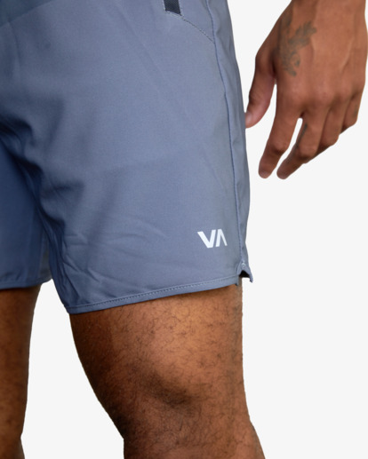 8 Yogger Stretch Elastic Waist Shorts 17" Black V201TRYS RVCA