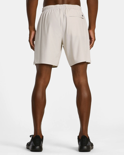3 Yogger Stretch Elastic Waist Shorts 17" Brown V201TRYS RVCA