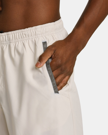4 Yogger Stretch Elastic Waist Shorts 17" Brown V201TRYS RVCA