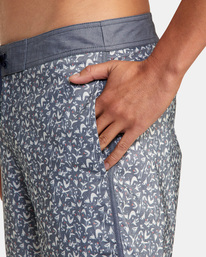 7 Arch Boardshorts 19" Blue AVYBS00109 RVCA
