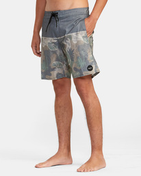4 County Boardshorts 18" Black AVYBS00120 RVCA