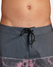 9 County Boardshorts 18" Purple AVYBS00120 RVCA