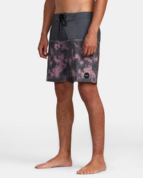 4 County Boardshorts 18" Purple AVYBS00120 RVCA
