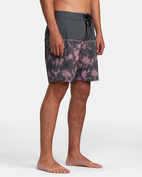 6 County Boardshorts 18" Purple AVYBS00120 RVCA