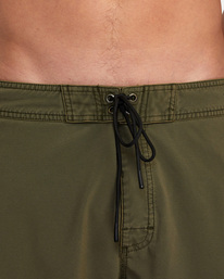 8 VA Pigment Boardshorts 18" Green AVYBS00131 RVCA