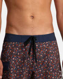 8 Eastern Boardshorts 18" Blue AVYBS00262 RVCA