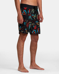 6 Eastern Boardshorts 18" Red AVYBS00262 RVCA