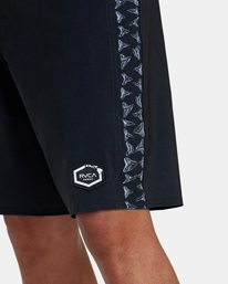 7 Hawaii Horton Apex 19" Boardshorts Black AVYBS00284 RVCA