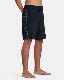 5 Hawaii Horton Apex 19" Boardshorts Black AVYBS00284 RVCA