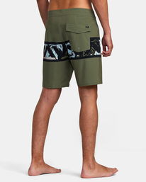 5 Hawaii Monstera 2.0 VA 18" Boardshorts Green AVYBS00288 RVCA