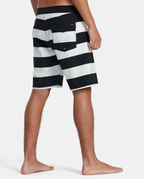 4 VA Boardshorts 19" Black AVYBS00329 RVCA